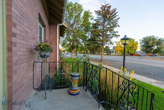 12 N Division St, Whitehall, MT 59759