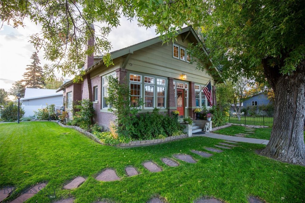 12 N Division St, Whitehall, MT 59759