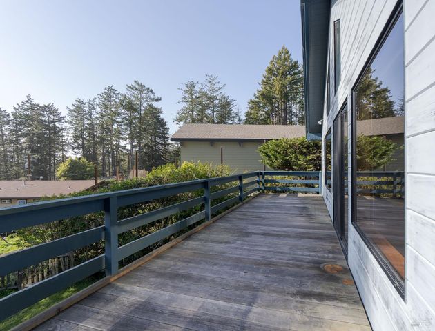 35520 Ocean View Ct, Gualala, CA 95445
