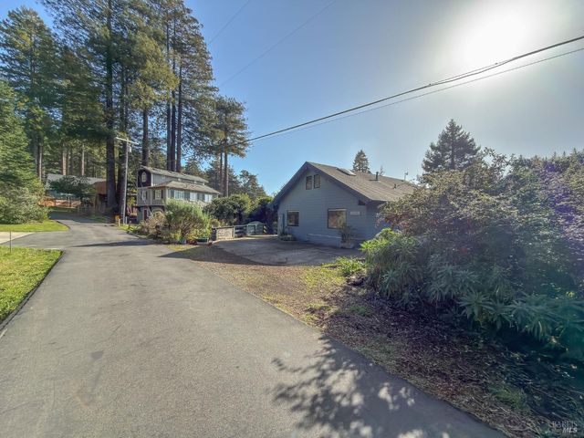 35520 Ocean View Ct, Gualala, CA 95445