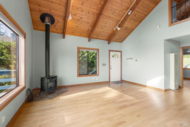 35520 Ocean View Ct, Gualala, CA 95445