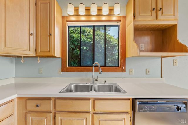 35520 Ocean View Ct, Gualala, CA 95445