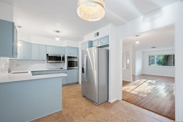 11110 RENDEZVOUS DR, San Antonio, TX 78216