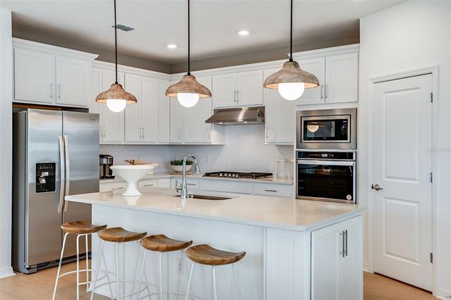 9749 REDWOOD HEIGHTS LOOP, Thonotosassa, FL 33592