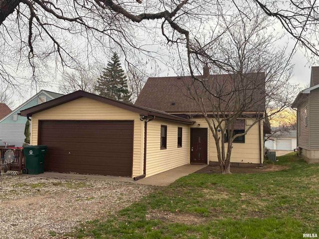 834 S 18TH Street, Quincy, IL 62301