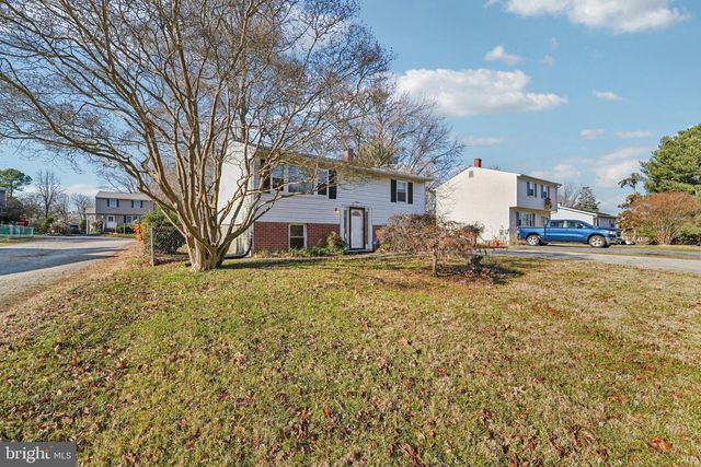 208 ELK RD, Essex, MD 21221