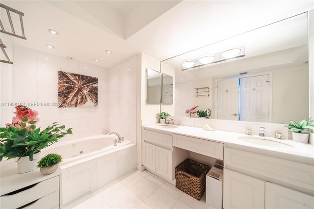 6301 Collins Ave 2802, Miami Beach, FL 33141