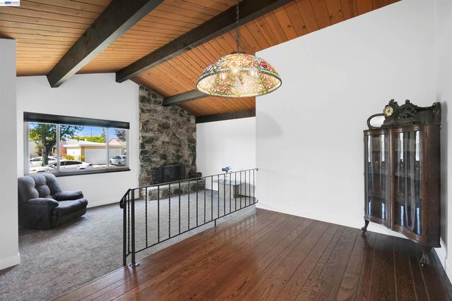 31364 Meadowbrook Ave, Hayward, CA 94544