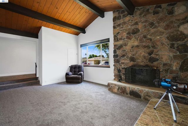31364 Meadowbrook Ave, Hayward, CA 94544