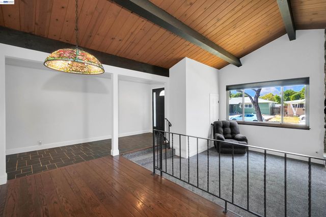 31364 Meadowbrook Ave, Hayward, CA 94544
