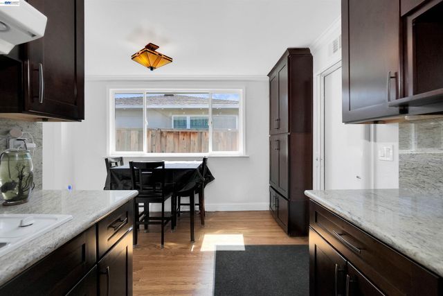 31364 Meadowbrook Ave, Hayward, CA 94544