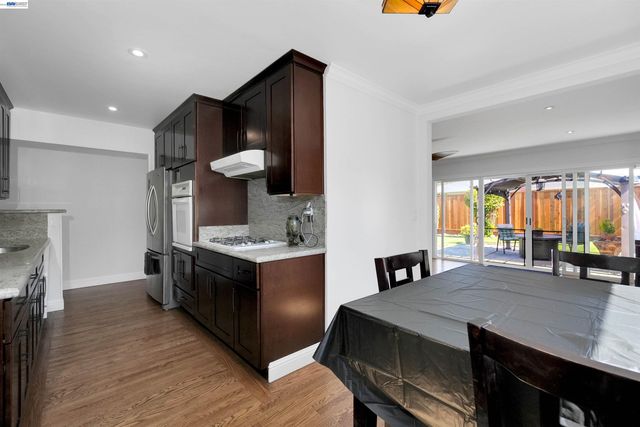 31364 Meadowbrook Ave, Hayward, CA 94544