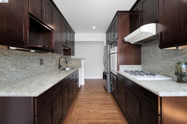 31364 Meadowbrook Ave, Hayward, CA 94544
