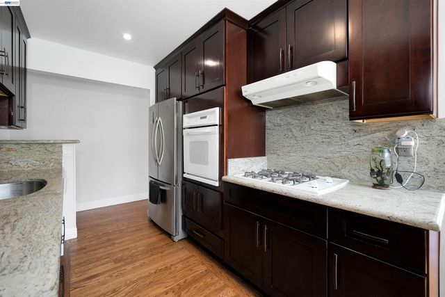 31364 Meadowbrook Ave, Hayward, CA 94544
