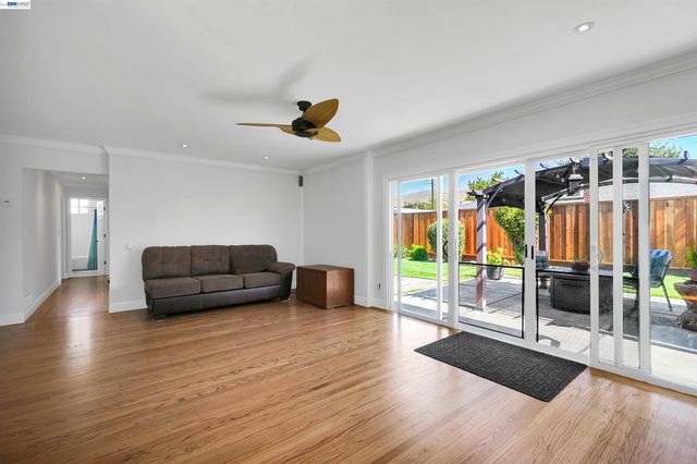 31364 Meadowbrook Ave, Hayward, CA 94544