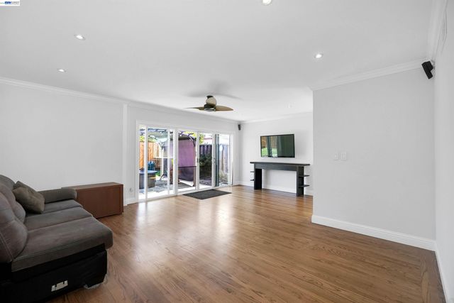 31364 Meadowbrook Ave, Hayward, CA 94544