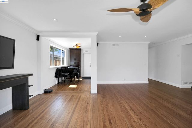 31364 Meadowbrook Ave, Hayward, CA 94544