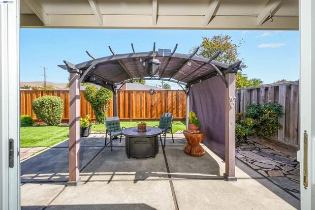 31364 Meadowbrook Ave, Hayward, CA 94544