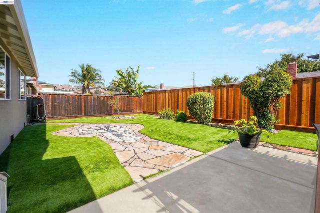31364 Meadowbrook Ave, Hayward, CA 94544