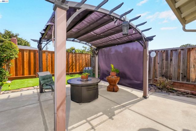 31364 Meadowbrook Ave, Hayward, CA 94544