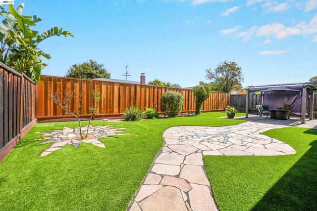 31364 Meadowbrook Ave, Hayward, CA 94544