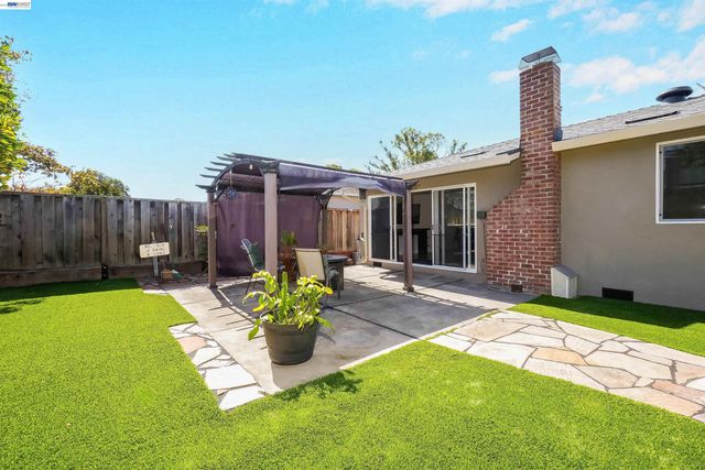 31364 Meadowbrook Ave, Hayward, CA 94544