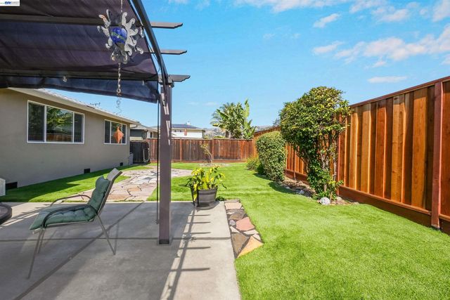 31364 Meadowbrook Ave, Hayward, CA 94544