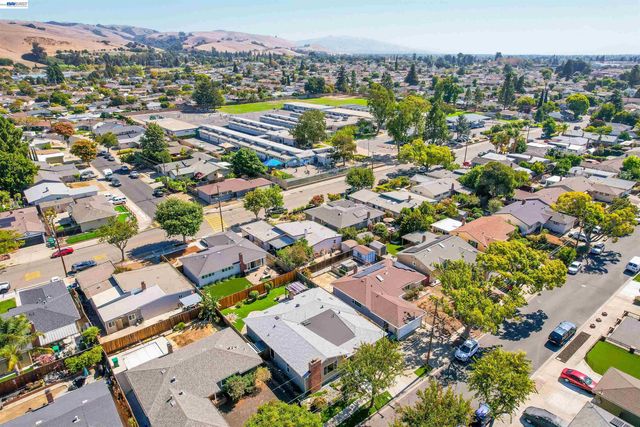 31364 Meadowbrook Ave, Hayward, CA 94544