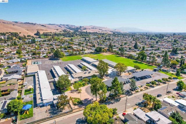 31364 Meadowbrook Ave, Hayward, CA 94544