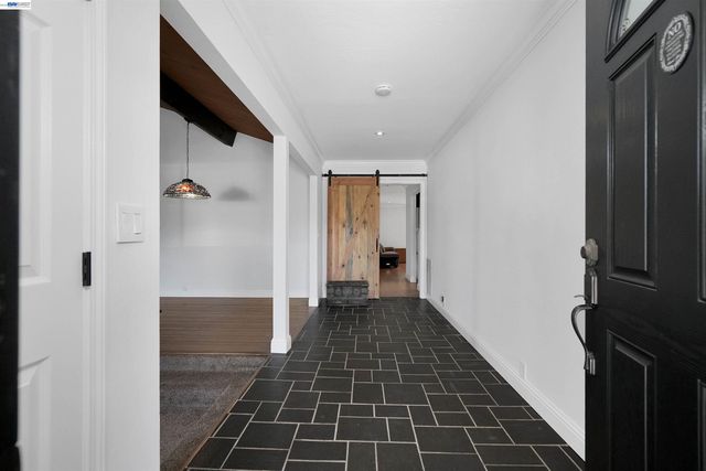 31364 Meadowbrook Ave, Hayward, CA 94544