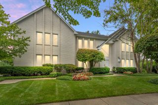 321 Foxford Drive, Buffalo Grove, IL 60089