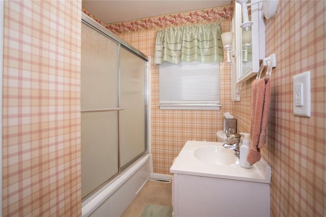 501 E 24th Street S, Newton, IA 50208