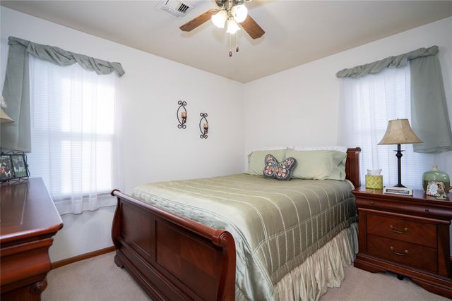 501 E 24th Street S, Newton, IA 50208