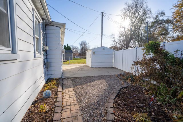 501 E 24th Street S, Newton, IA 50208