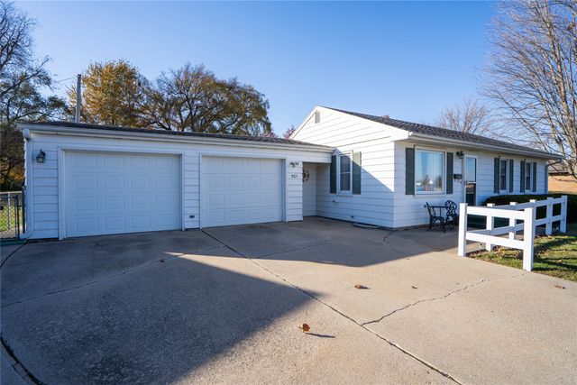501 E 24th Street S, Newton, IA 50208