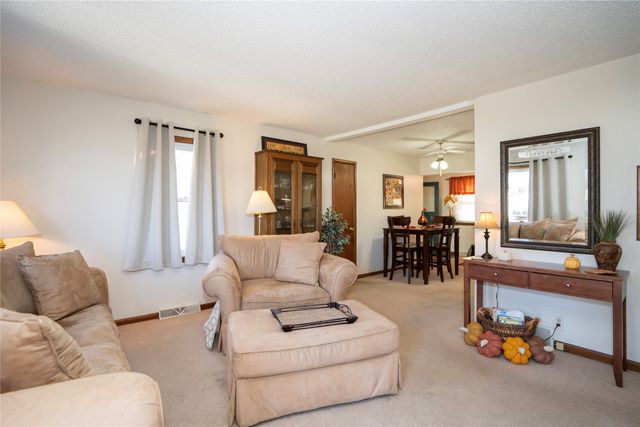 501 E 24th Street S, Newton, IA 50208