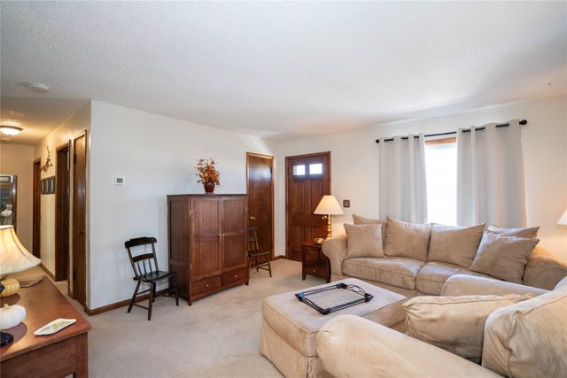 501 E 24th Street S, Newton, IA 50208