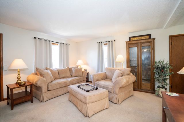 501 E 24th Street S, Newton, IA 50208