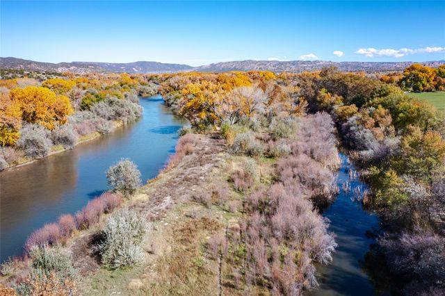 . CR 39 and 41, Velarde, NM 87582