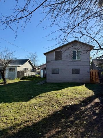 3413 20th Ave, Sacramento, CA 95820