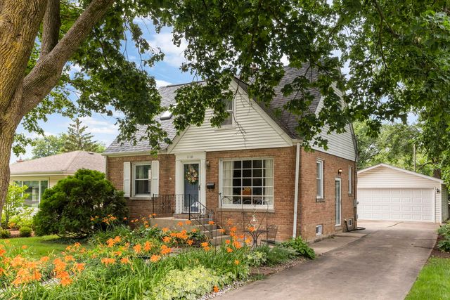 1110 N President Street, Wheaton, IL 60187
