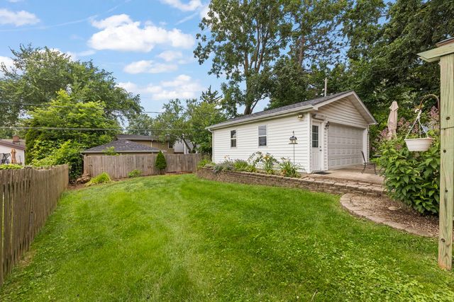 1110 N President Street, Wheaton, IL 60187