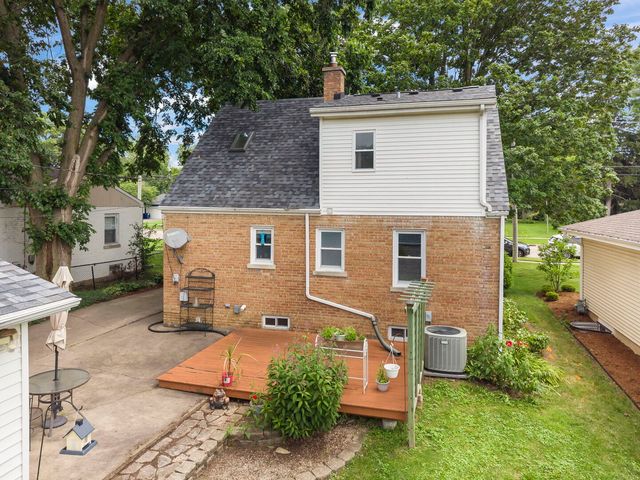 1110 N President Street, Wheaton, IL 60187