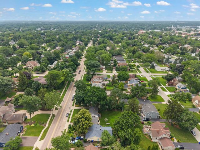 1110 N President Street, Wheaton, IL 60187