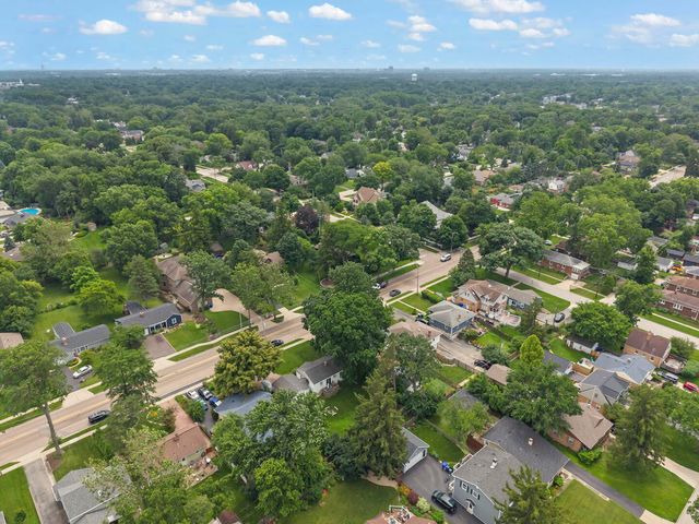 1110 N President Street, Wheaton, IL 60187