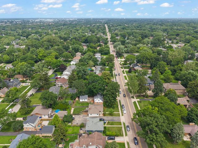 1110 N President Street, Wheaton, IL 60187
