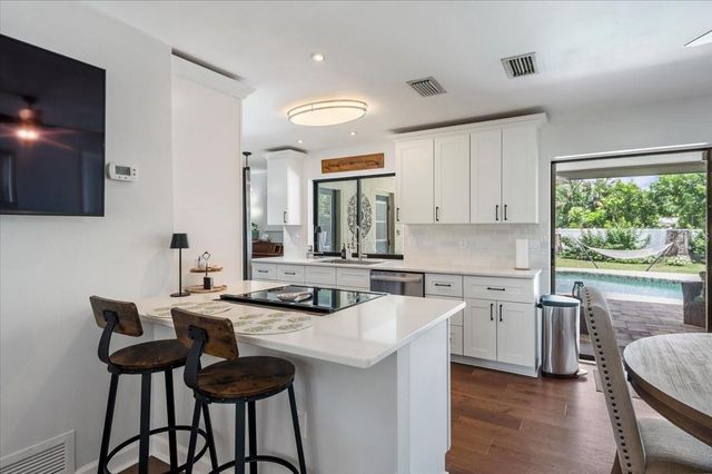 4346 MEADOWLAND CIRCLE, Sarasota, FL 34233