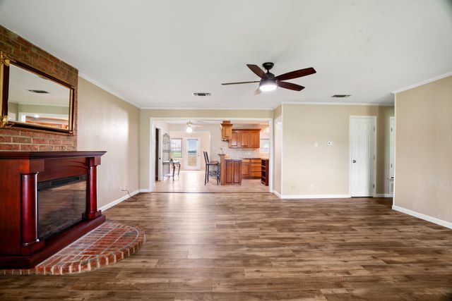 6951 Farm Road 1499, Sumner, TX 75486