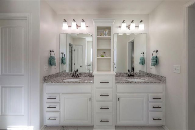 117 E Maple Street, Lone Jack, MO 64070