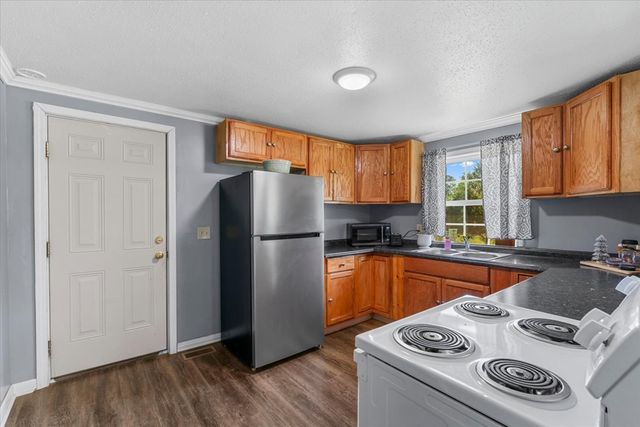 2915 S Riverbend Rd, Dalton, GA 30721